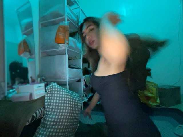 EmmaCoxx live webcam show