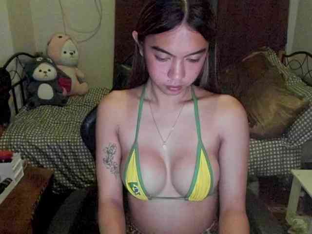 EmmaCoxx Sex Cam Show
