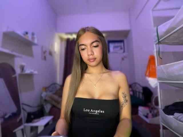 EmmaCoxx