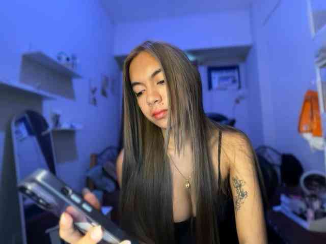 EmmaCoxx Live Webcam on BongaCams