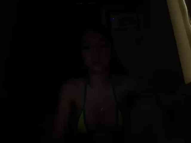 EmmaCoxx Sex Cam Show