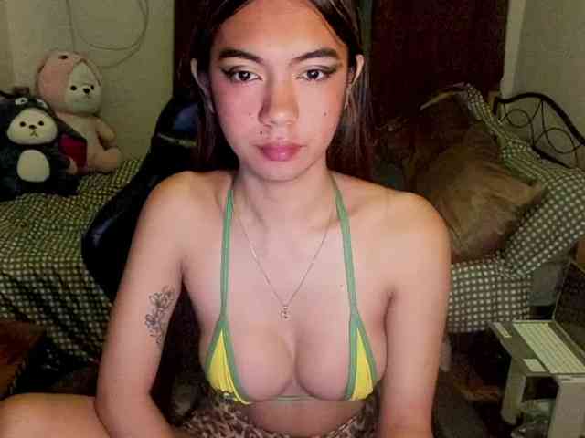 EmmaCoxx Sex Cam Show
