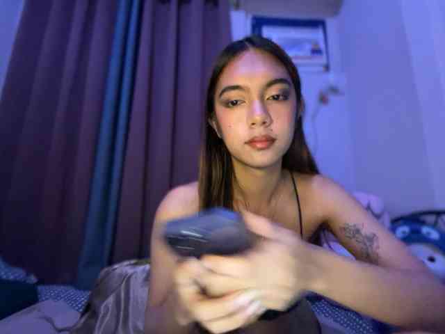 EmmaCoxx Sex Cam Show
