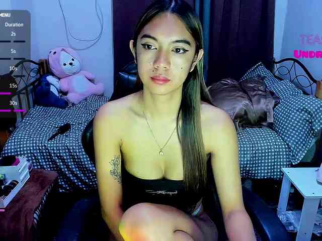 EmmaCoxx Sex Cam Show