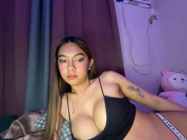 EmmaCoxx Sex Cam Show
