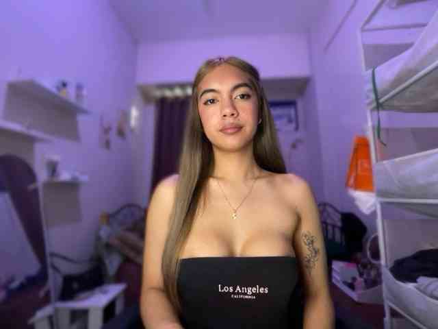 EmmaCoxx
