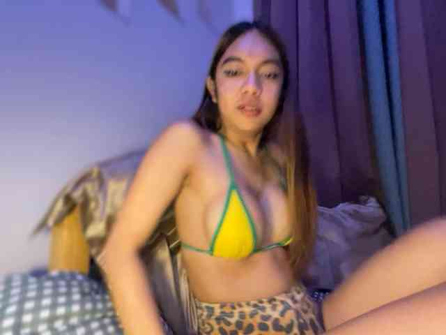 EmmaCoxx Sex Cam Show