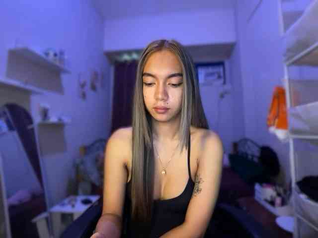 EmmaCoxx Live Webcam on BongaCams