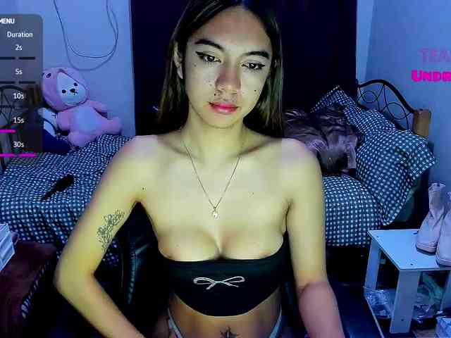 EmmaCoxx Sex Cam Show