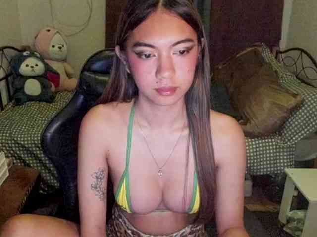 EmmaCoxx Sex Cam Show