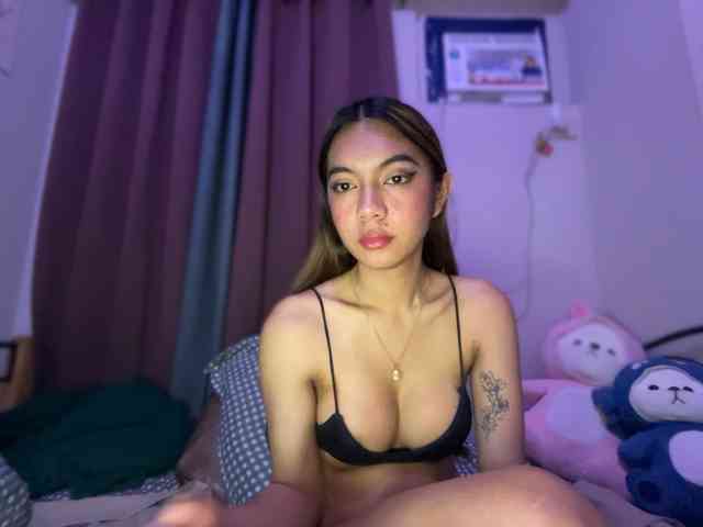 EmmaCoxx Sex Cam Show