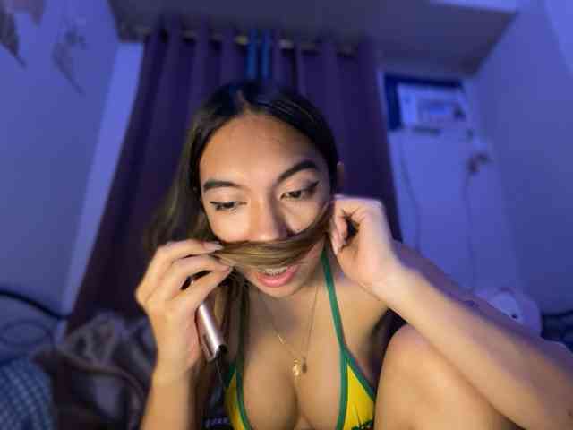 EmmaCoxx Sex Cam Show