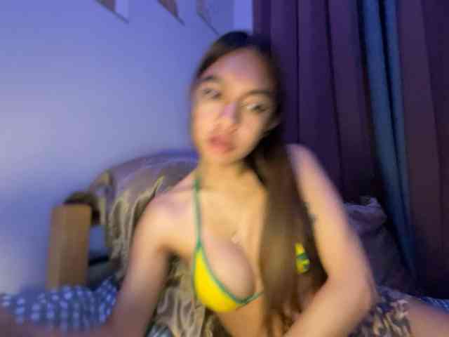 EmmaCoxx Sex Cam Show