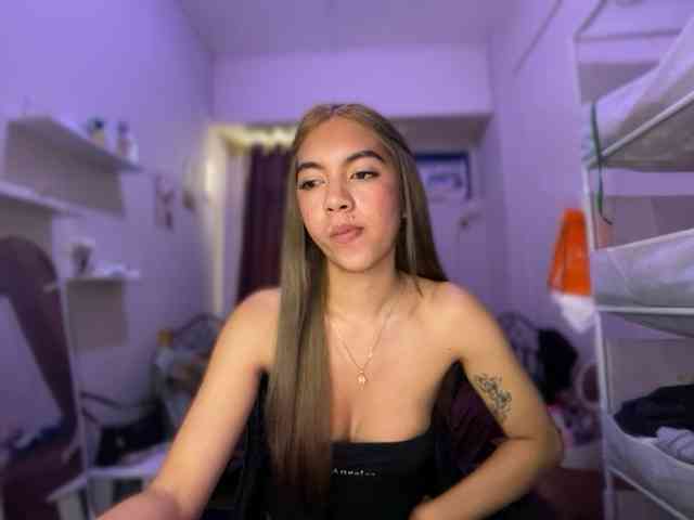 EmmaCoxx