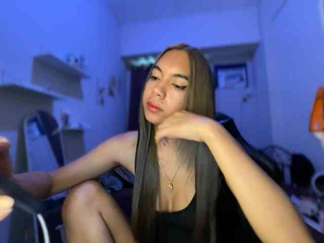 EmmaCoxx