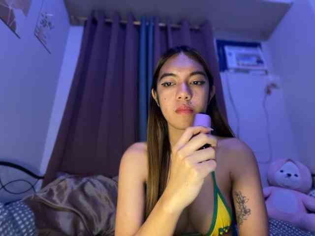 EmmaCoxx Sex Cam Show