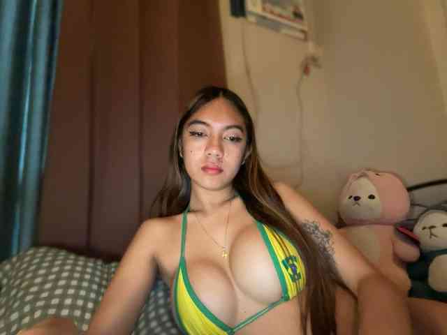 EmmaCoxx Sex Cam Show