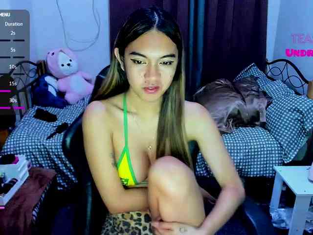 EmmaCoxx Sex Cam Show