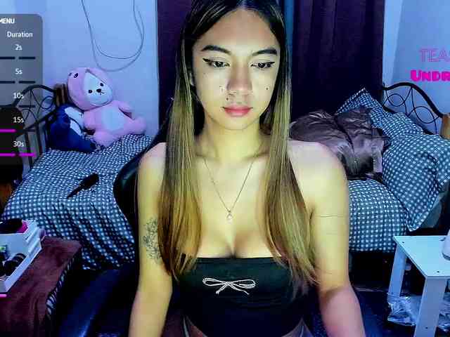 EmmaCoxx Sex Cam Show