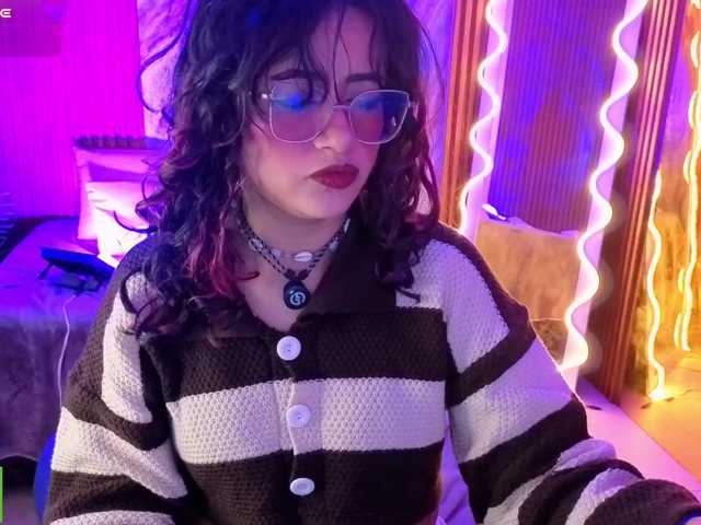 le modèle Kristen-tay est en webcam porno dans un show sur le site bongacams, il possède les tags suivants: Latino/Hispanic,Brunette,Hairy
