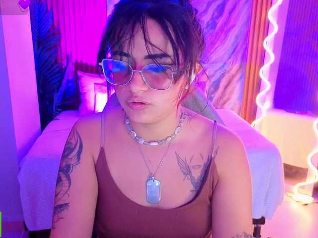 Kristen-tay live cam on BongaCams