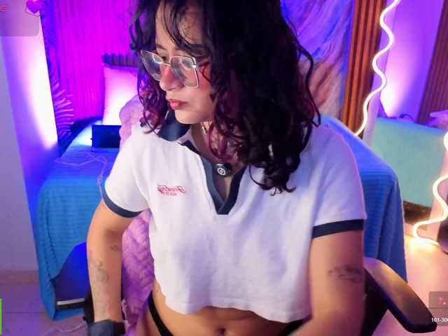 Kristen-tay live cam preview