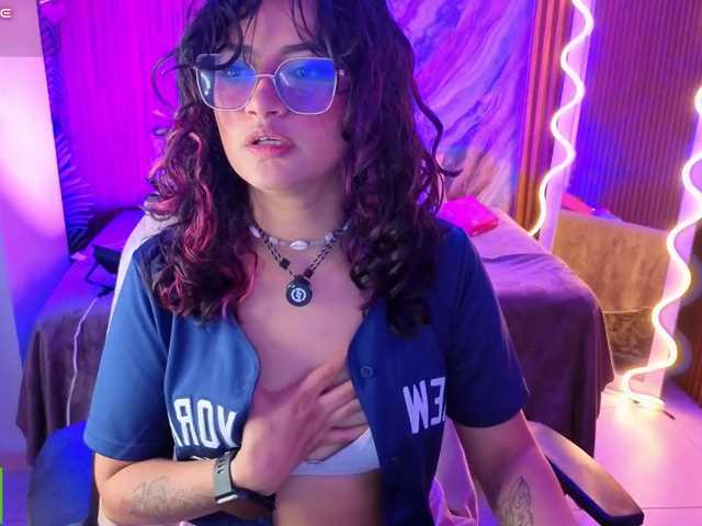 Kristen-tay live cam on BongaCams