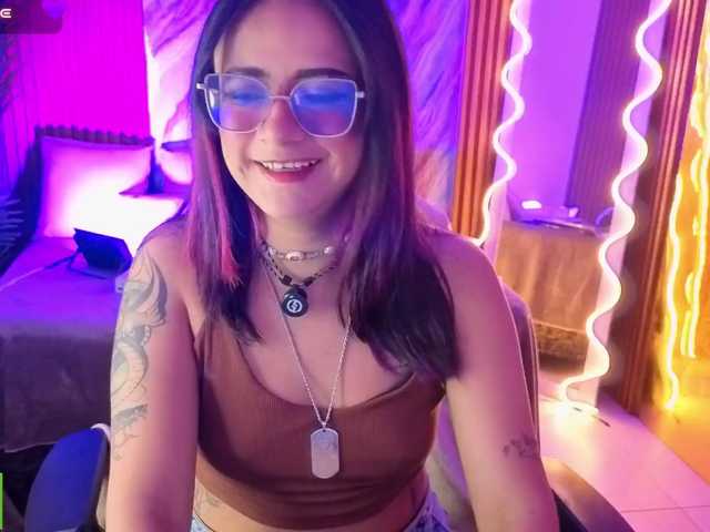 Kristen-tay live cam on BongaCams