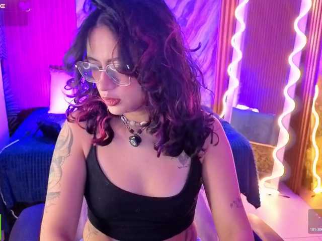 Kristen-tay, 20 y/o - Live Cam on BongaCams