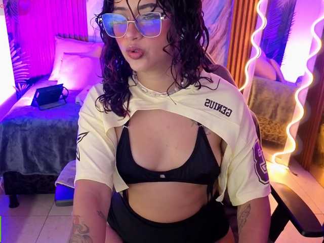Kristen-tay live cam on BongaCams