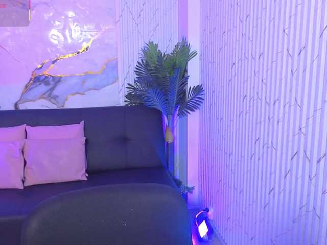 Kristen-tay's BongaCams show and profile