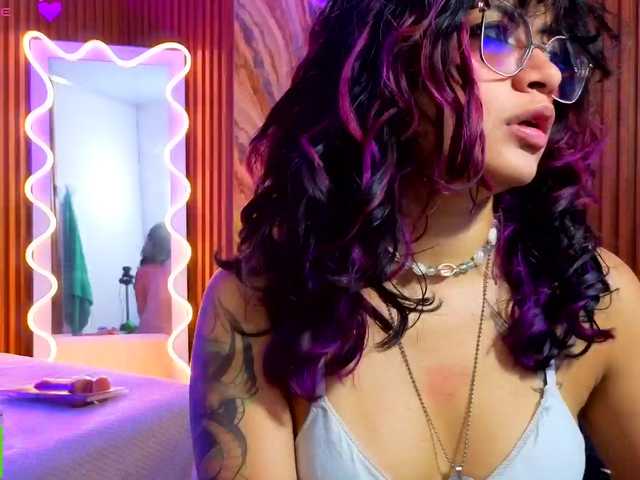 Kristen-tay live cam on BongaCams