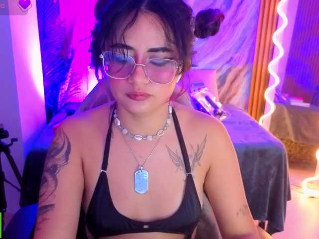 Kristen-tay live cam on BongaCams
