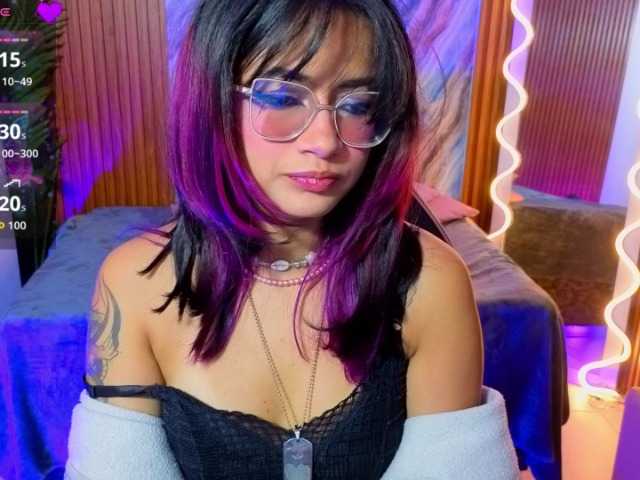 Kristen-tay live webcam show