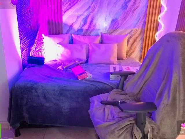 Kristen-tay live cam on BongaCams