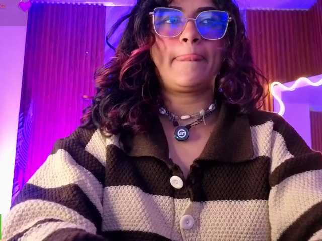 Kristen-tay live cam preview