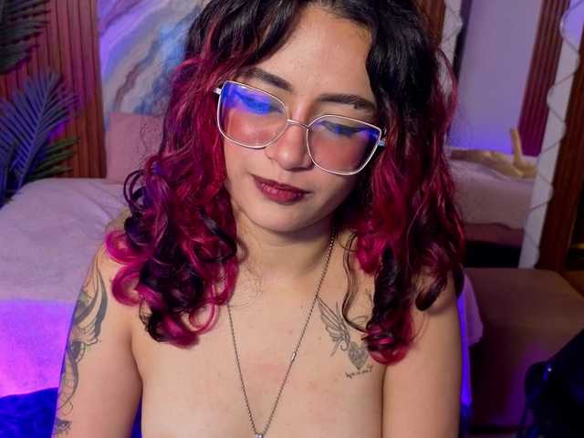 Kristen-tay live cam on BongaCams