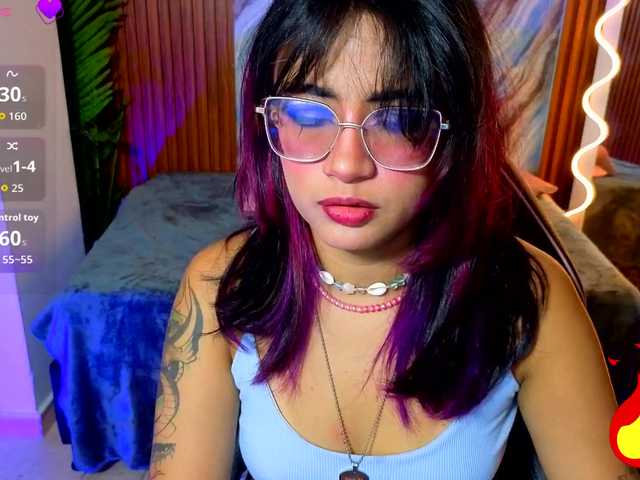 Kristen-tay live webcam show