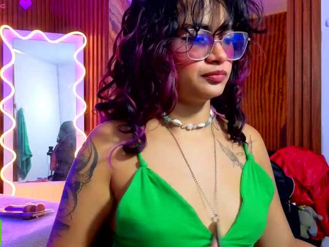 Kristen-tay live cam on BongaCams