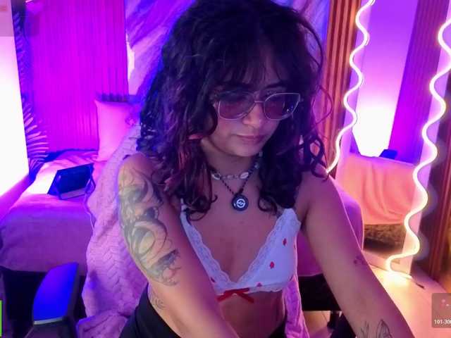 Kristen-tay, live now on BongaCams