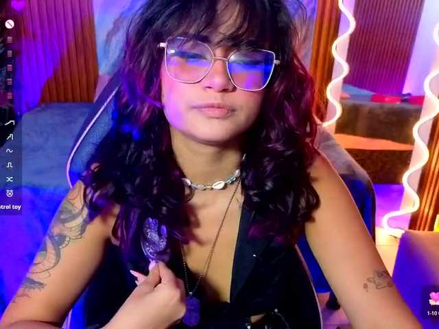 Kristen-tay live cam on BongaCams