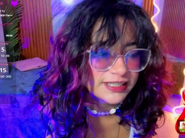 Kristen-tay live webcam show