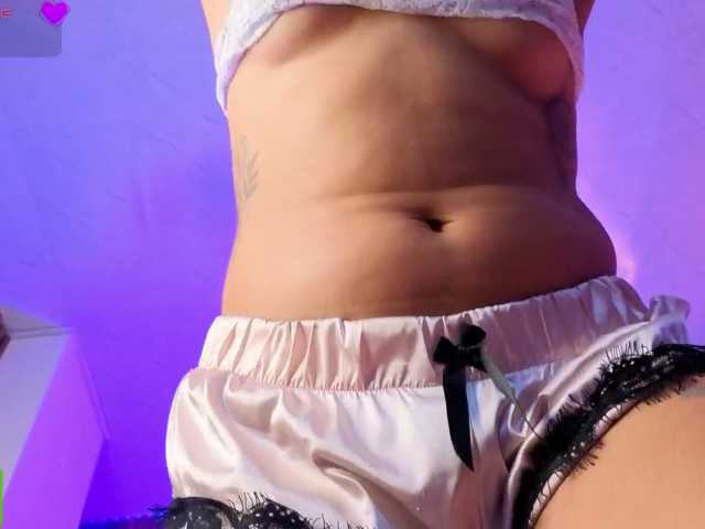 Kristen-tay live cam preview