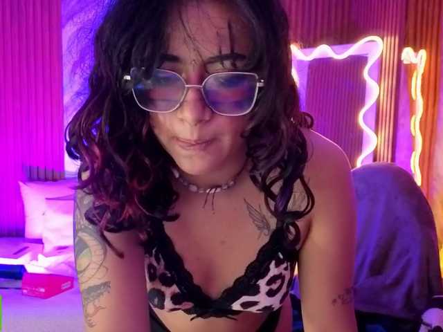 Kristen-tay live cam on BongaCams