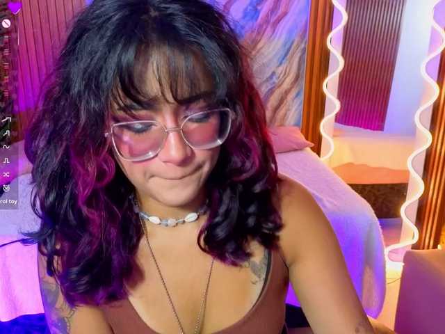 Kristen-tay live cam on BongaCams