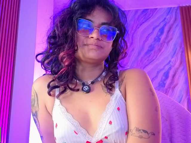 Kristen-tay, en directo ahora en BongaCams