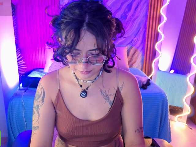 Kristen-tay live cam on BongaCams