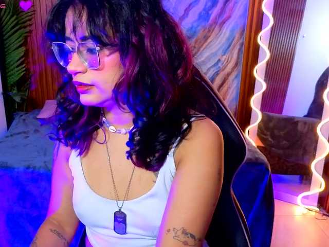 Kristen-tay live cam on BongaCams