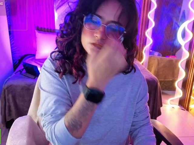 Kristen-tay live cam