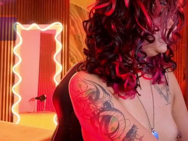 Kristen-tay live cam on BongaCams